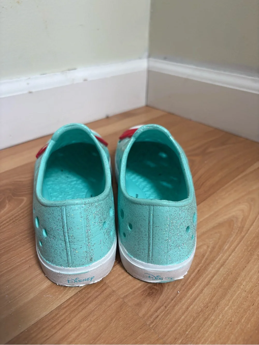 Disney sparkling aqua